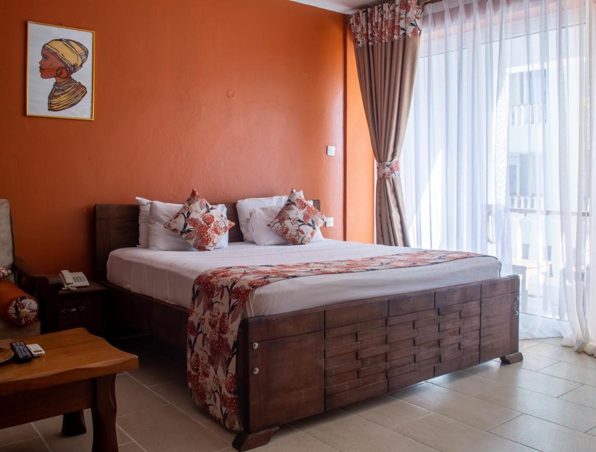 Cowrie Shell Beach Apartments Official Bamburi Exterior photo