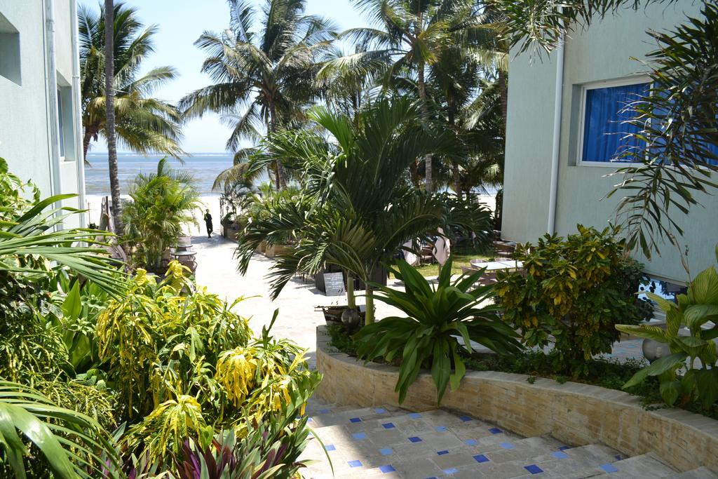 Cowrie Shell Beach Apartments Official Bamburi Exterior photo