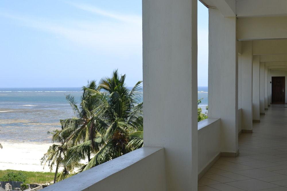Cowrie Shell Beach Apartments Official Bamburi Exterior photo