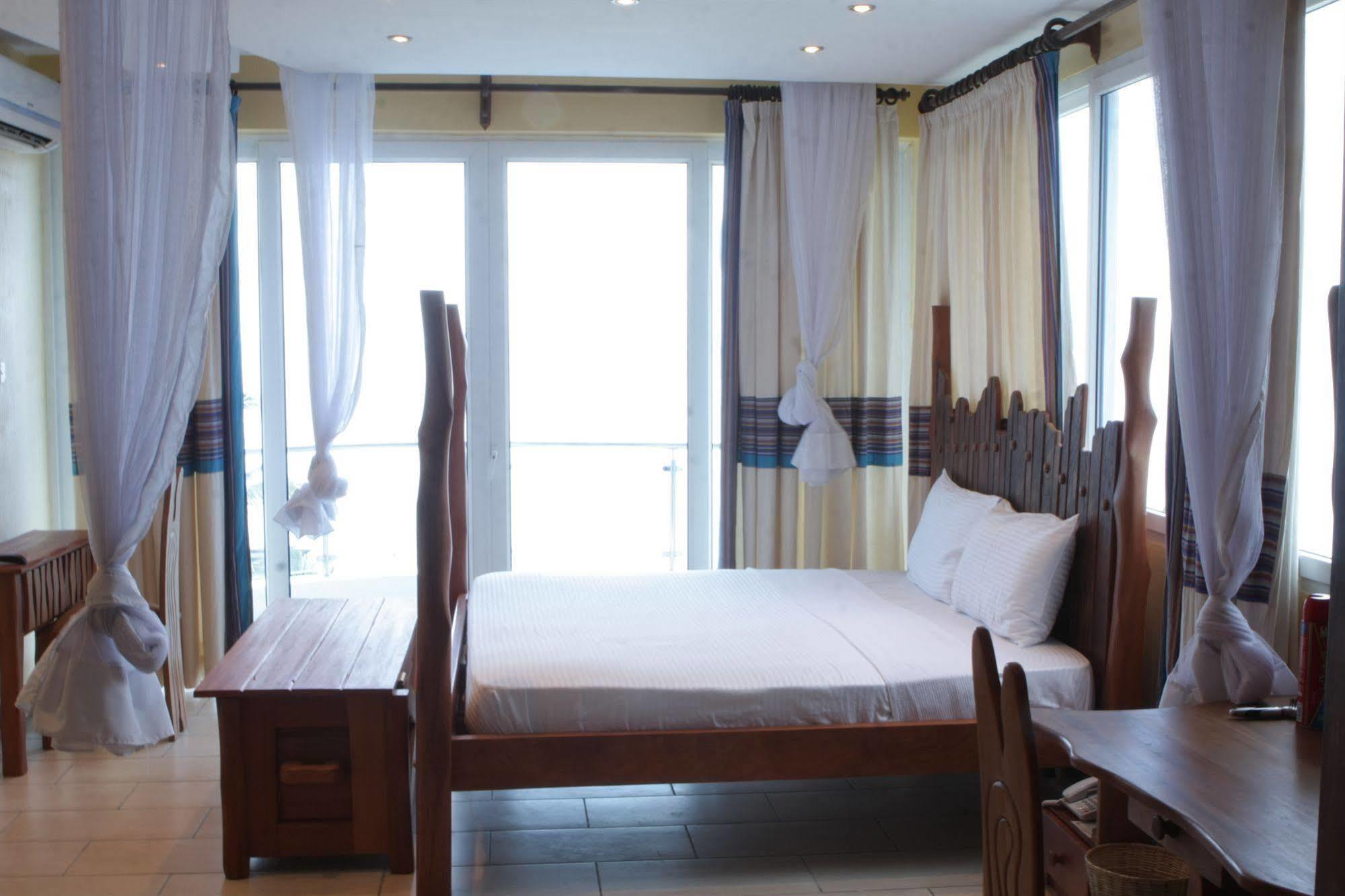 Cowrie Shell Beach Apartments Official Bamburi Exterior photo