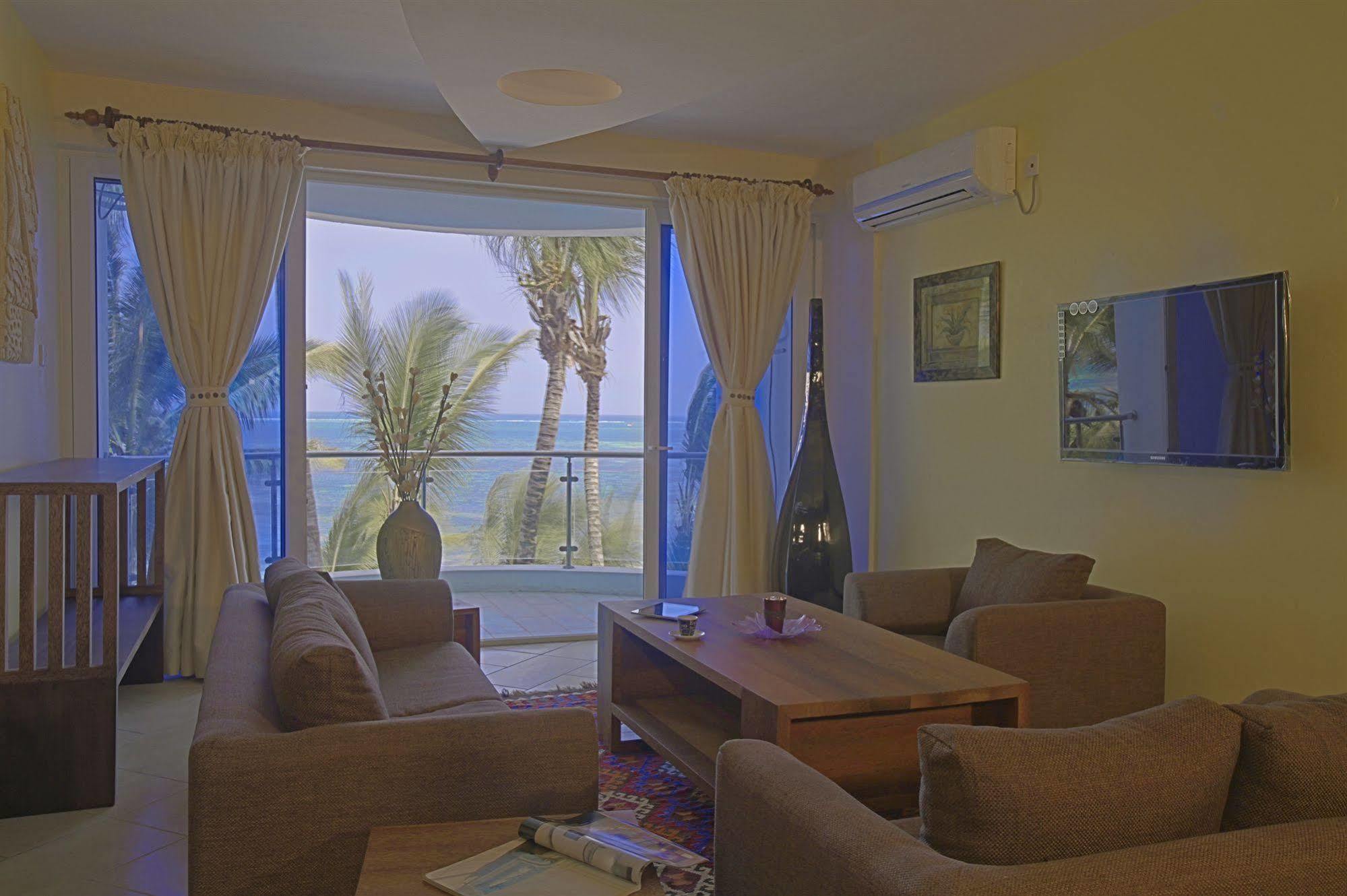 Cowrie Shell Beach Apartments Official Bamburi Exterior photo