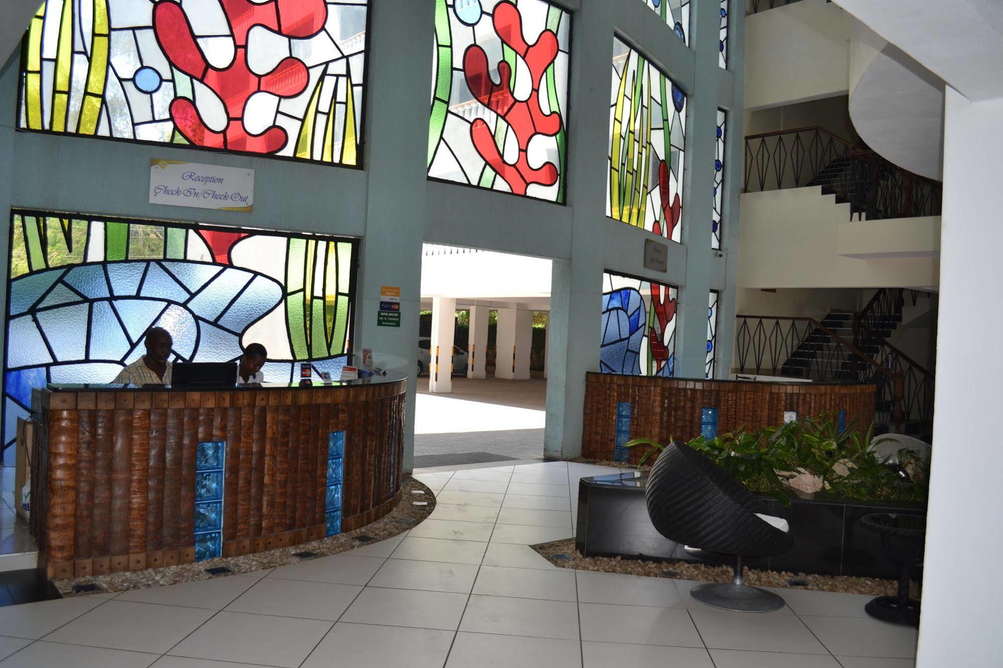 Cowrie Shell Beach Apartments Official Bamburi Exterior photo