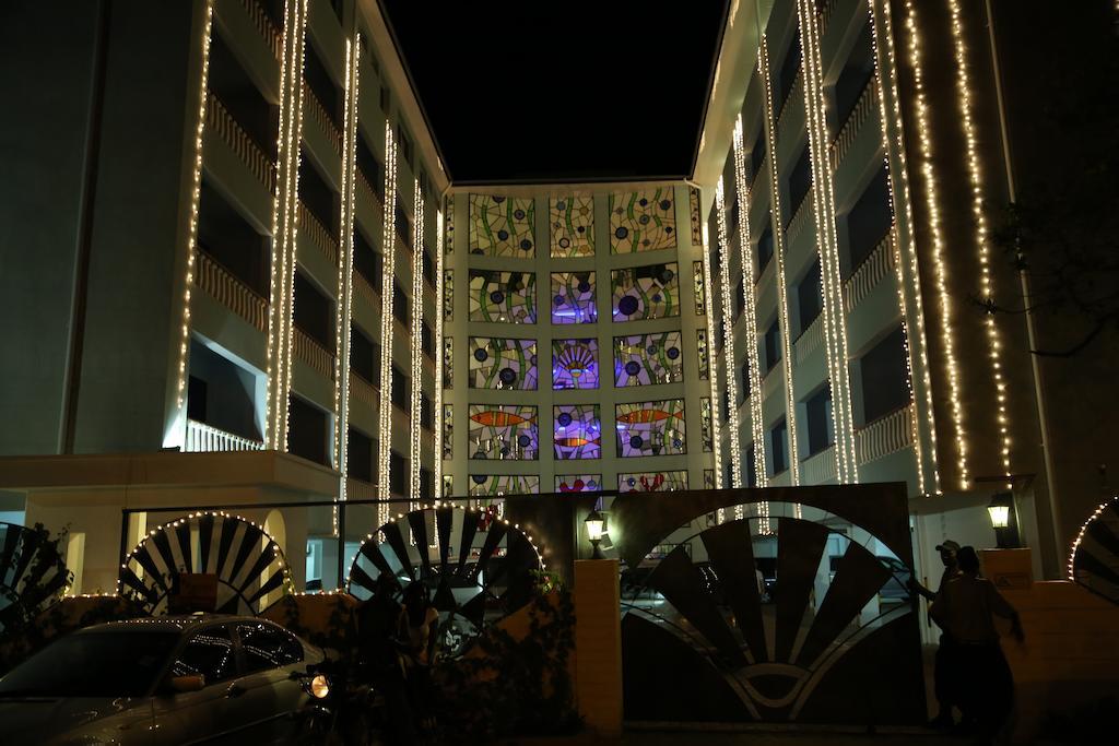 Cowrie Shell Beach Apartments Official Bamburi Exterior photo